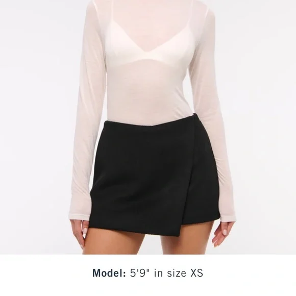 Abercrombie & Fitch Green Menswear Wrap Front Asymmetrical Wrap Mini Skort - Picture 5 of 6